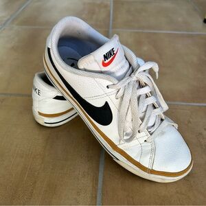 Nike Court Legacy women’s shoes